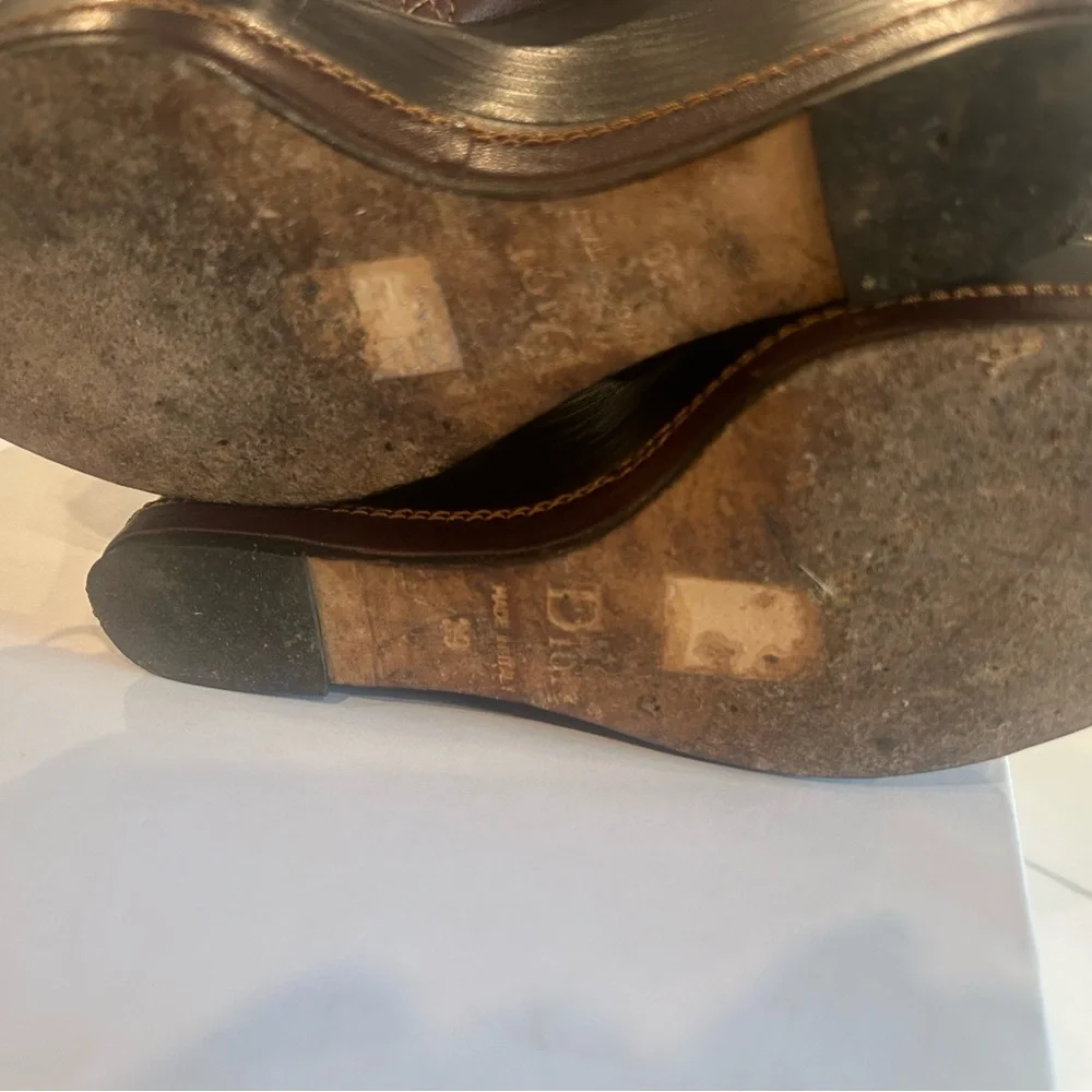 Christian Dior- Cannage Leather Peep Toe Wedge Pumps- size 39 (US Women’s 9) - Picture 11 of 14